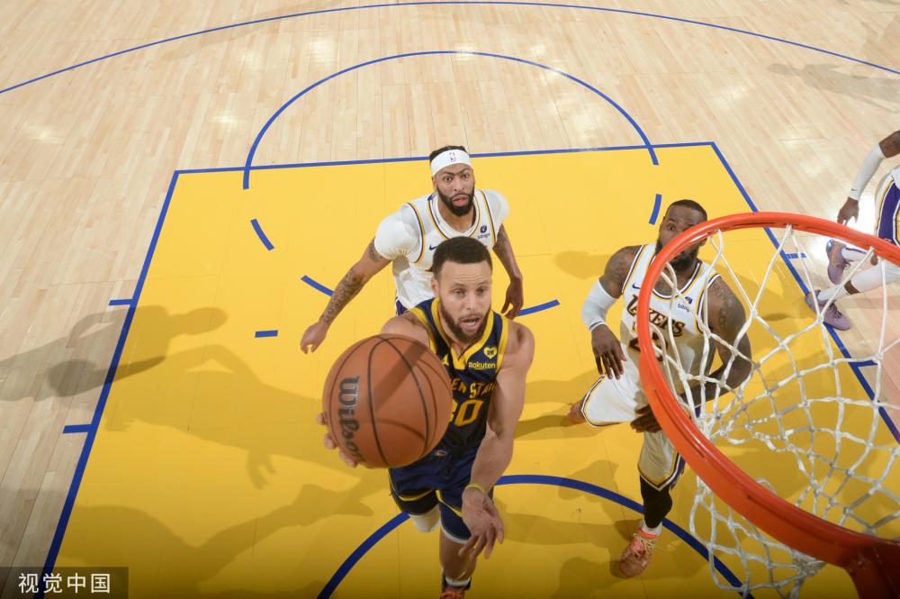 攻击手在首 攻击手在首